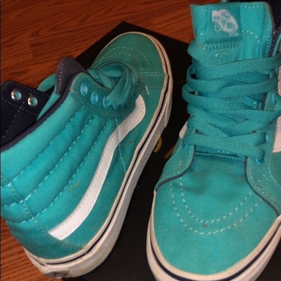 Vans - Picture 3 of 4